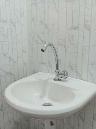 Гостиница Вятка Вятские Поляны Кровать в общем 8-местном номере-3